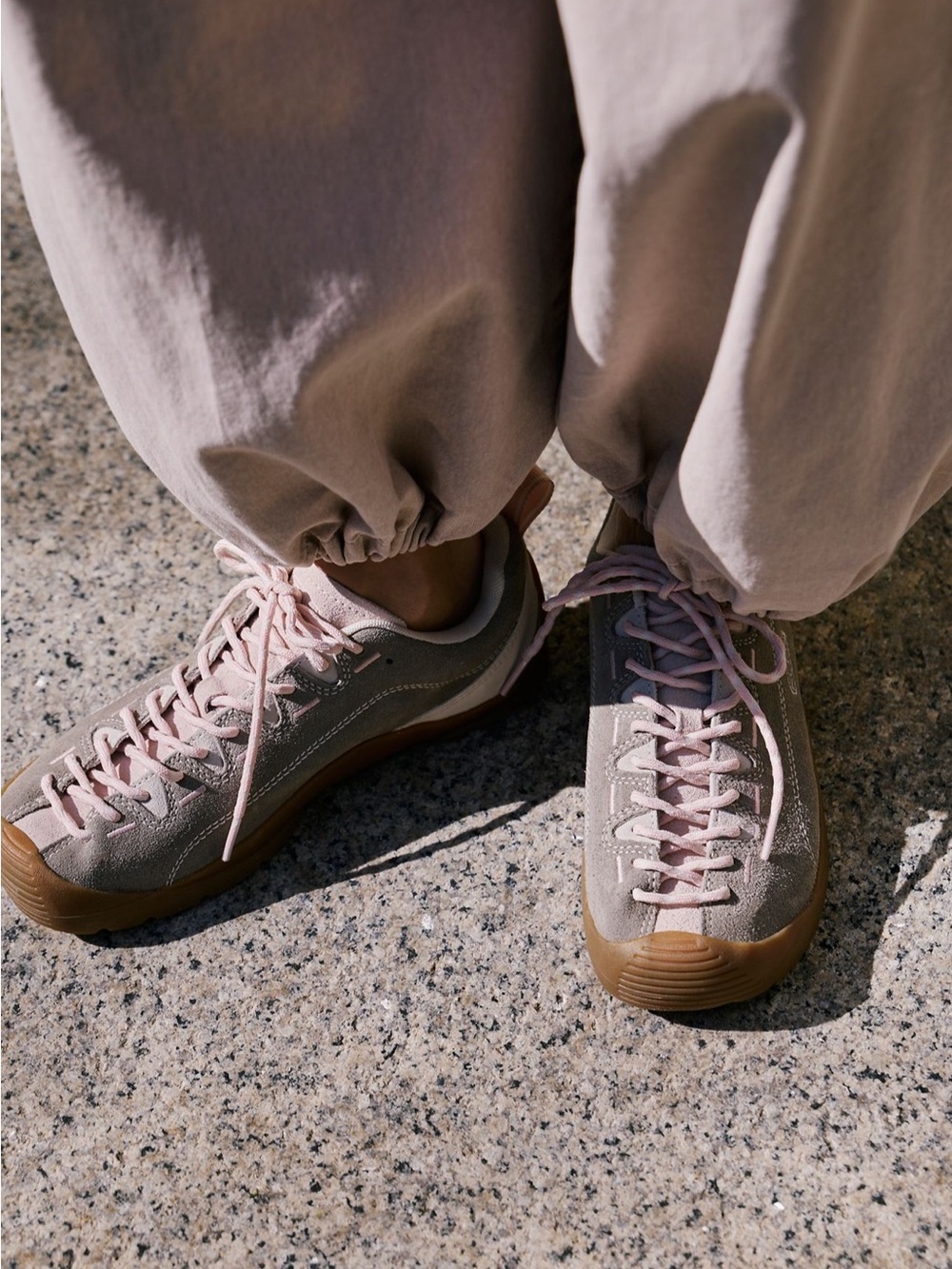 NEW KEEN Jasper Suede Sneakers in Brindle/Cameo Rose Size 11.5